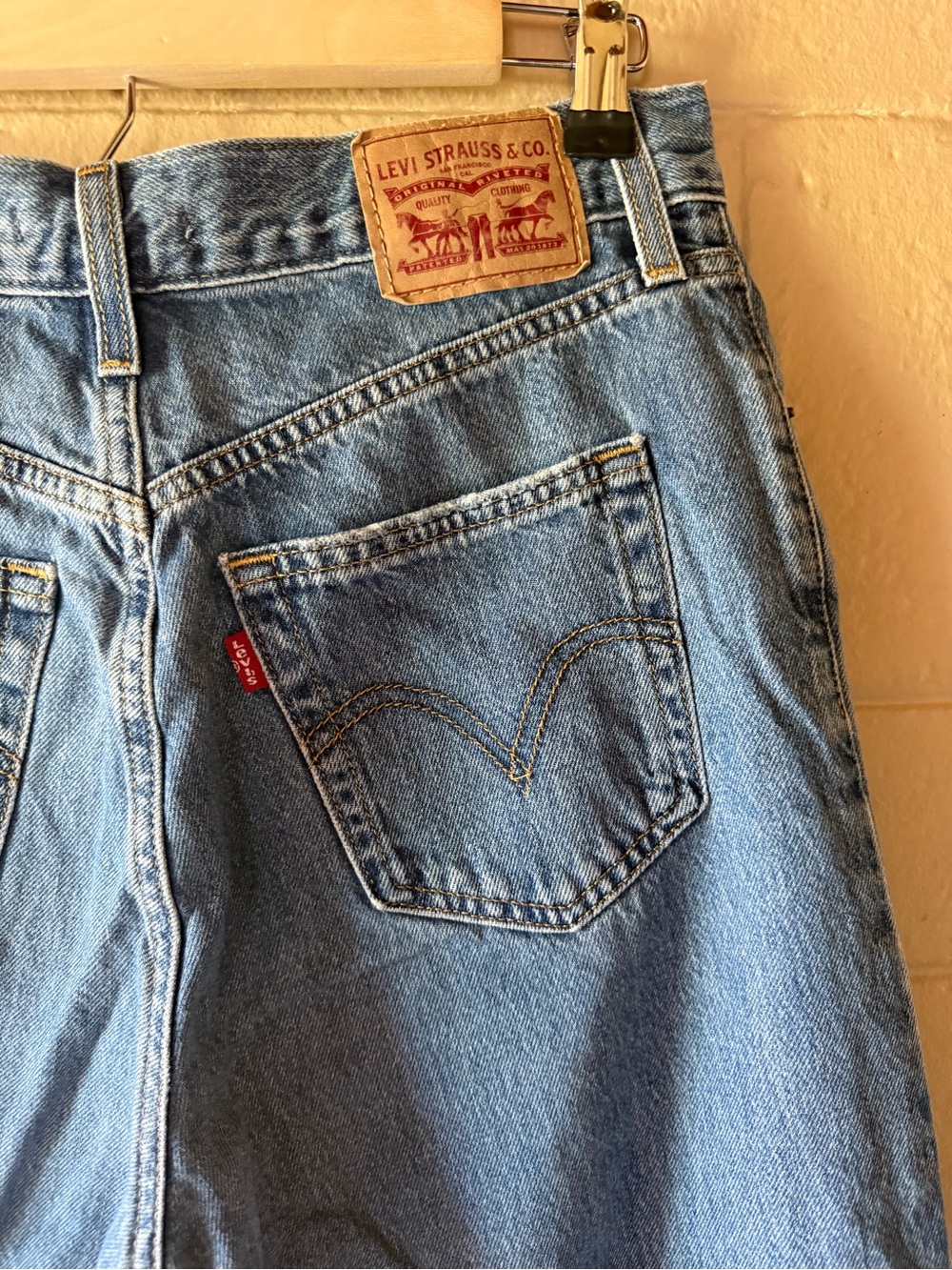Levi's high rise Relaxed Fit Jeans